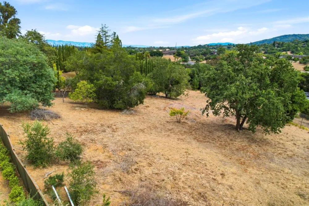Dori Lane Los Altos Hills, CA 94022