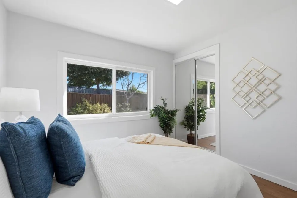 16 Clarence Court East Palo Alto, CA 94303