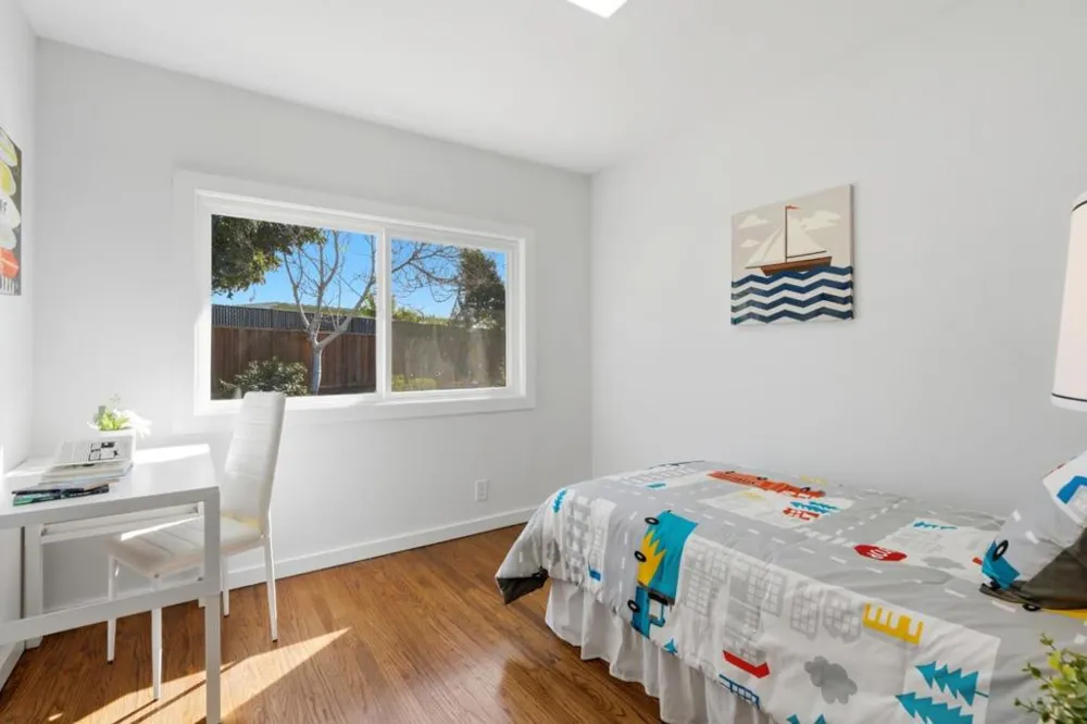 16 Clarence Court East Palo Alto, CA 94303