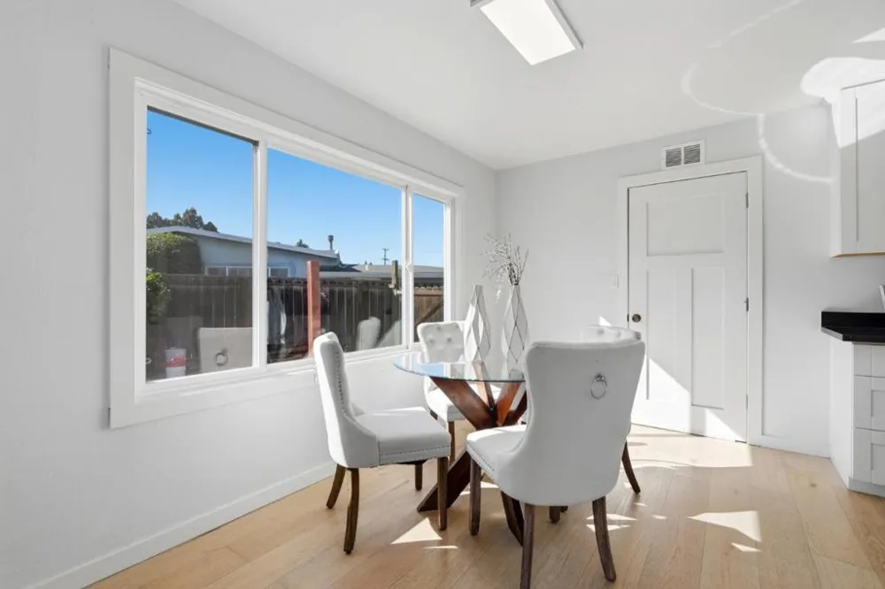 16 Clarence Court East Palo Alto, CA 94303