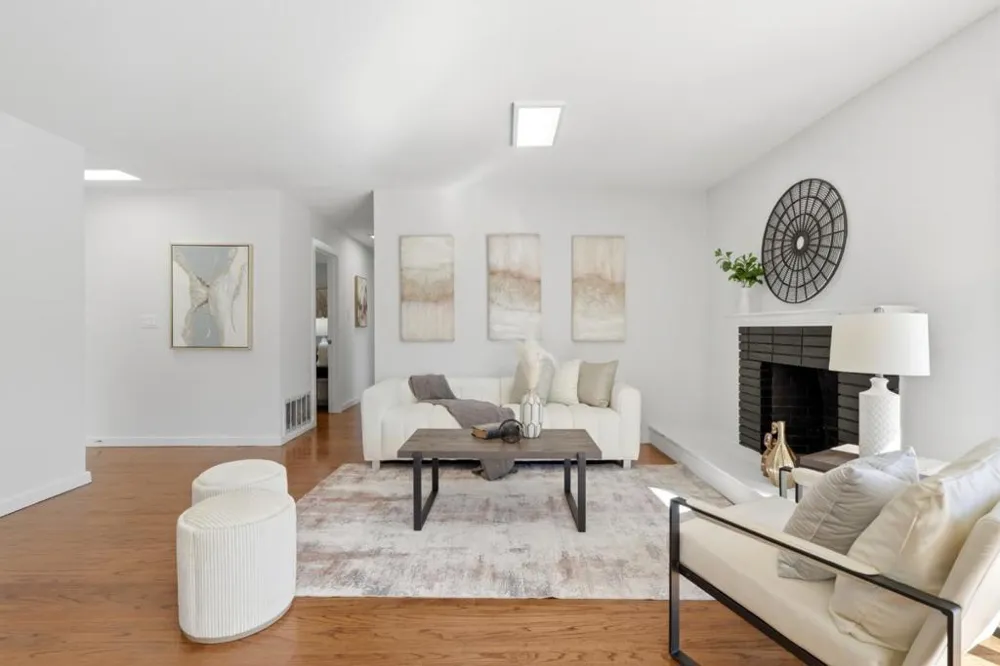 16 Clarence Court East Palo Alto, CA 94303