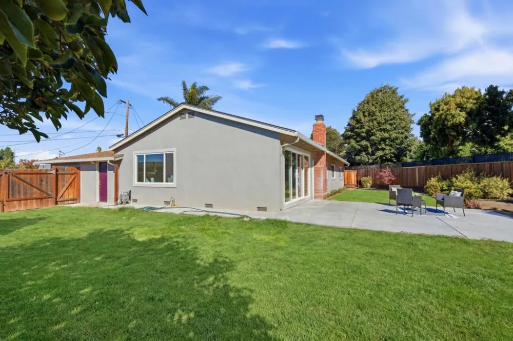 16 Clarence Court East Palo Alto, CA 94303