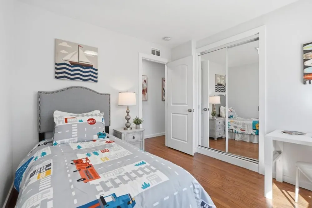 16 Clarence Court East Palo Alto, CA 94303