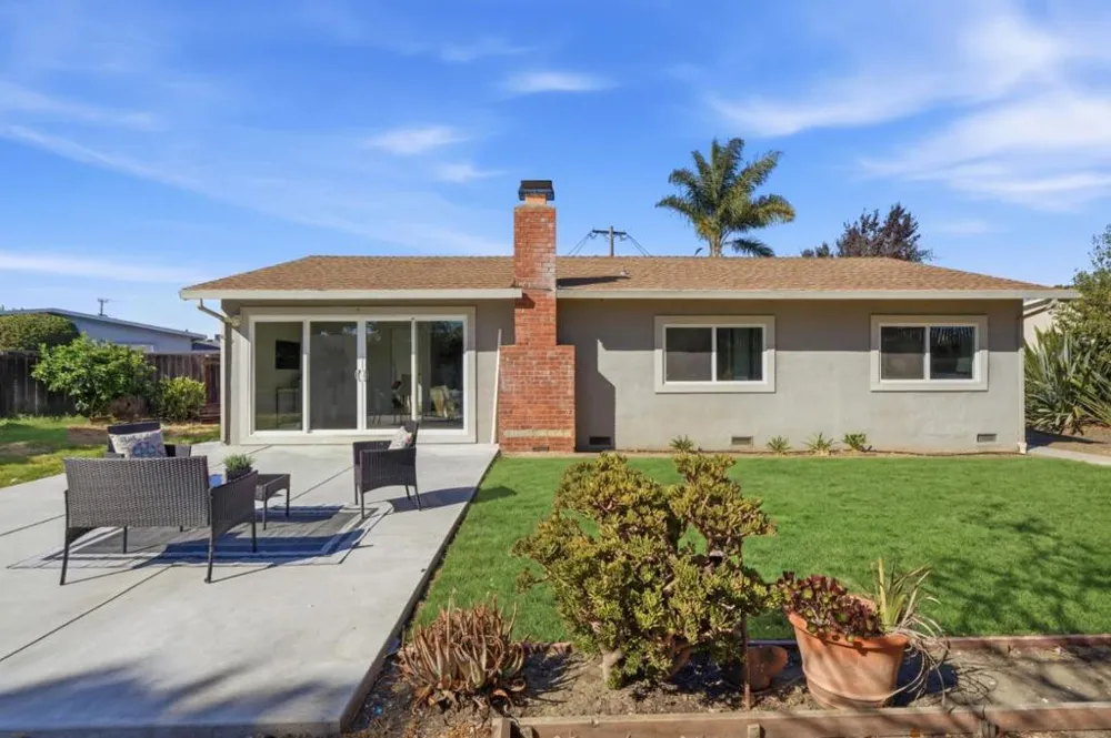 16 Clarence Court East Palo Alto, CA 94303