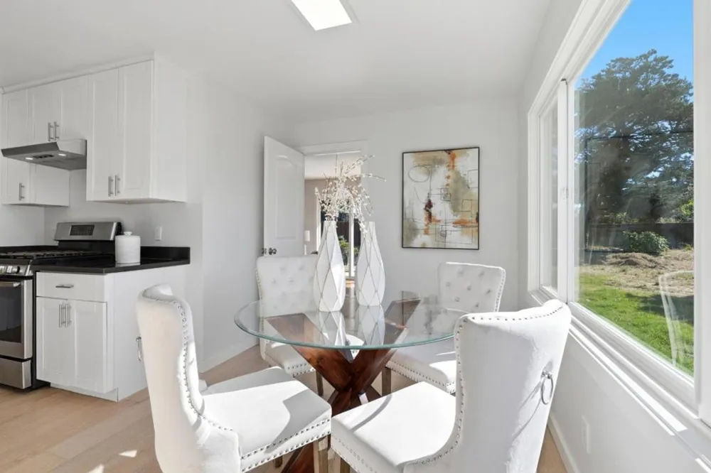 16 Clarence Court East Palo Alto, CA 94303