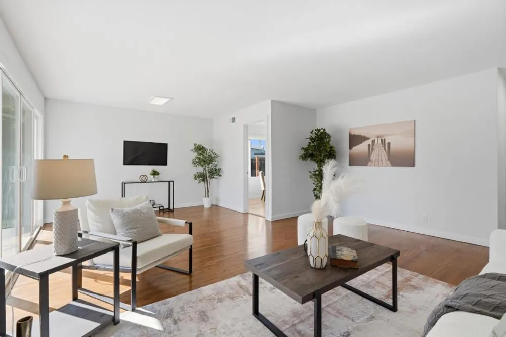 16 Clarence Court East Palo Alto, CA 94303