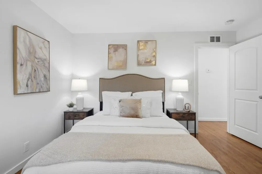 16 Clarence Court East Palo Alto, CA 94303