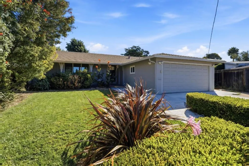 16 Clarence Court East Palo Alto, CA 94303