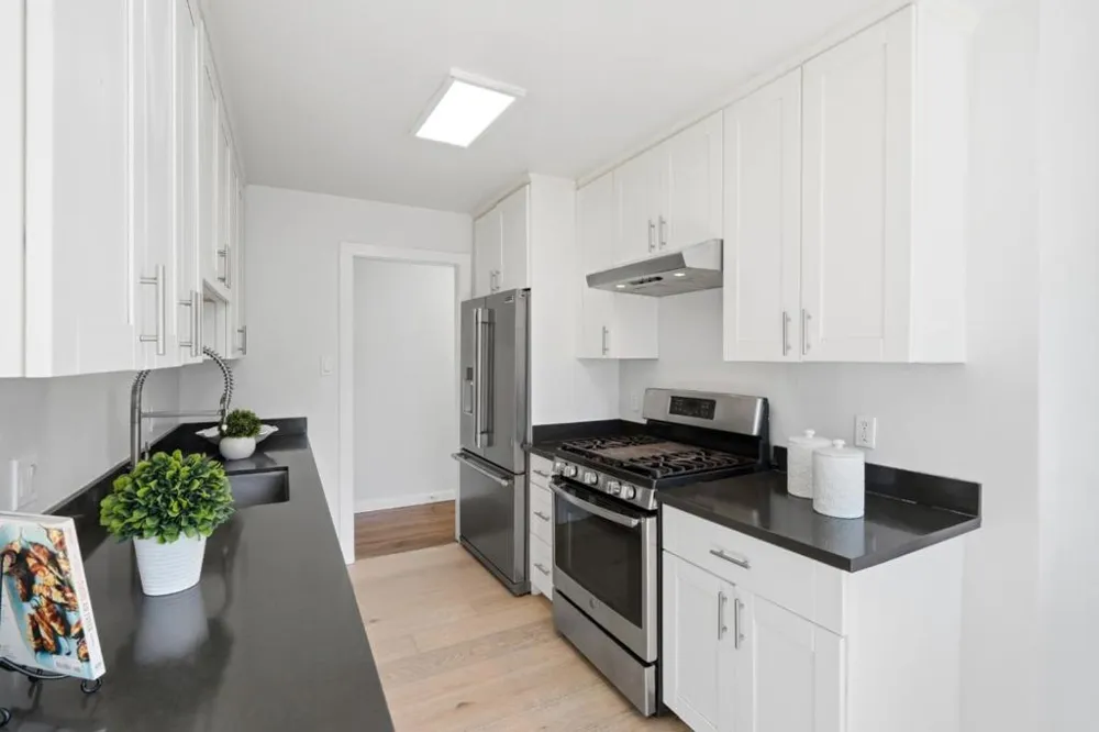 16 Clarence Court East Palo Alto, CA 94303