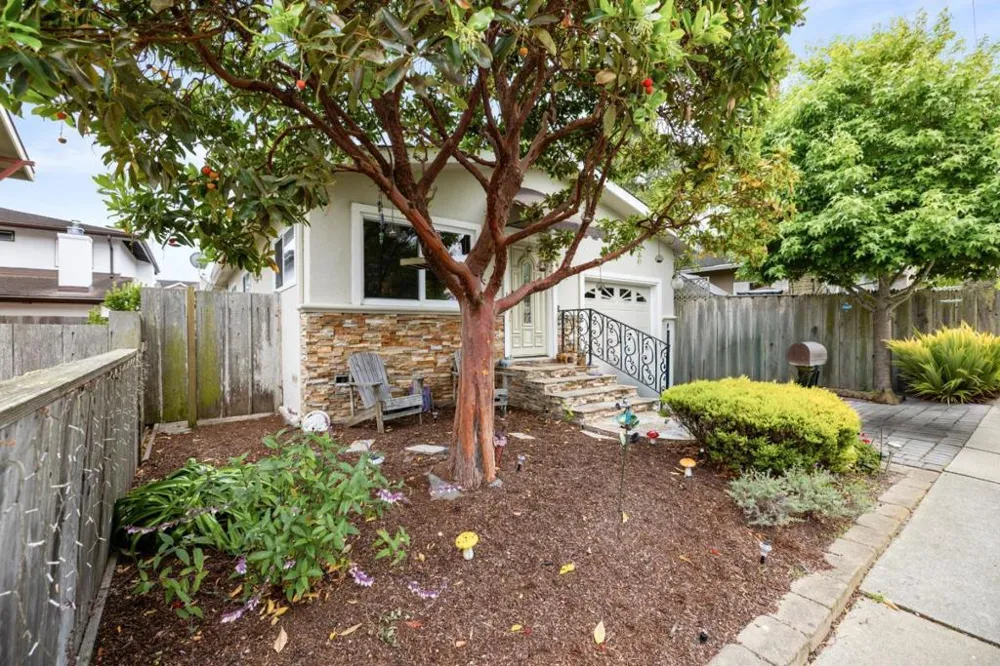 514 7th Street Pacific Grove, CA 93950