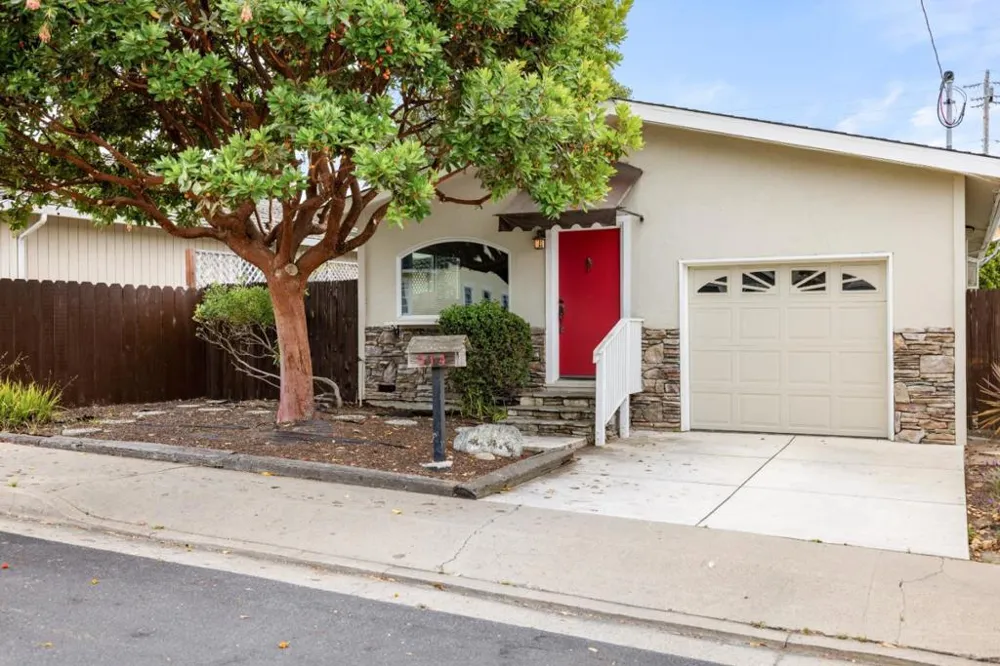 514 7th Street Pacific Grove, CA 93950