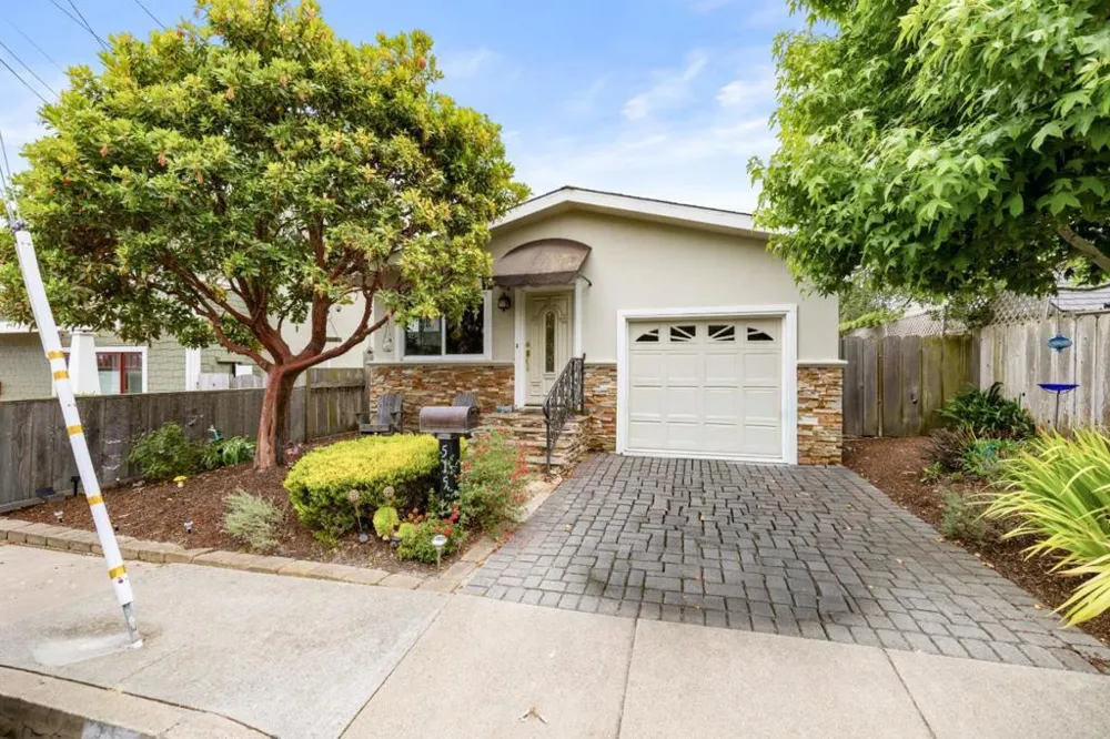 514 7th Street Pacific Grove, CA 93950