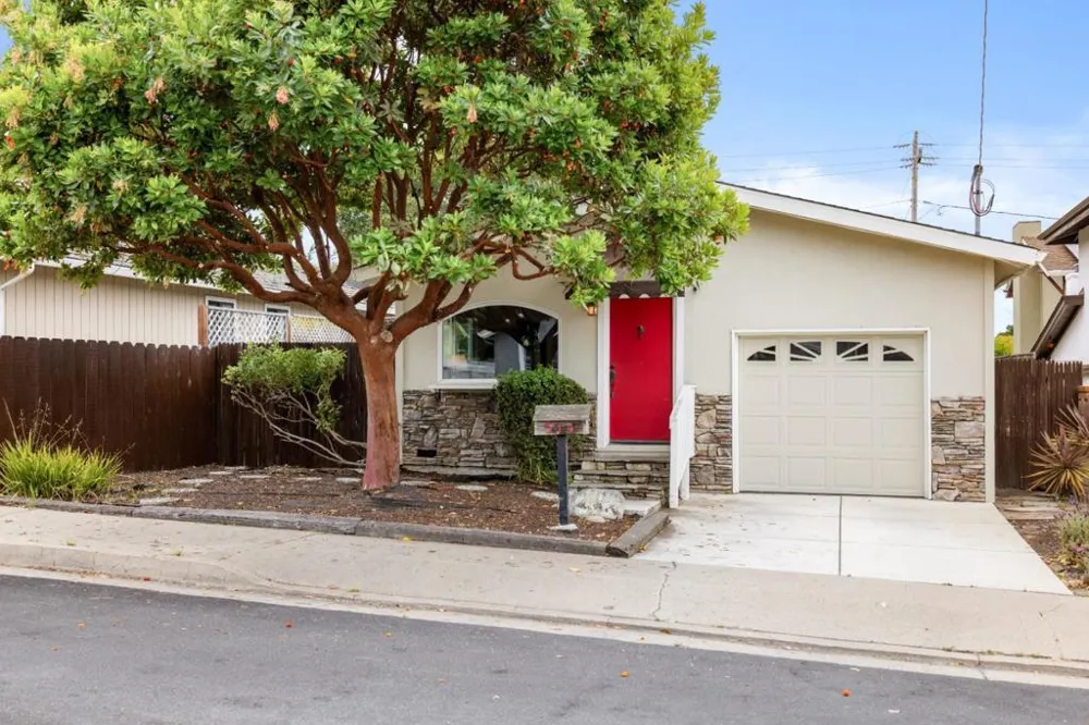 514 7th Street Pacific Grove, CA 93950