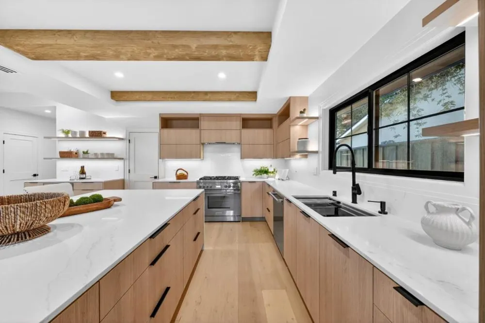 242 Howes Drive Los Gatos, CA 95032