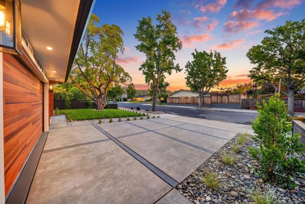 242 Howes Drive Los Gatos, CA 95032