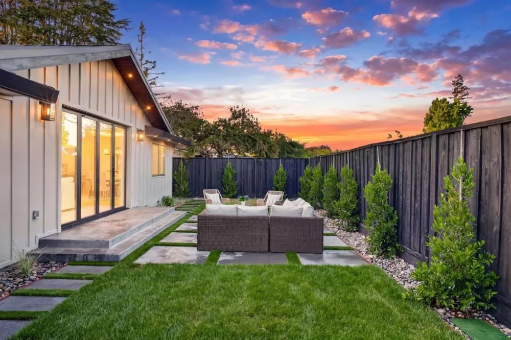 242 Howes Drive Los Gatos, CA 95032