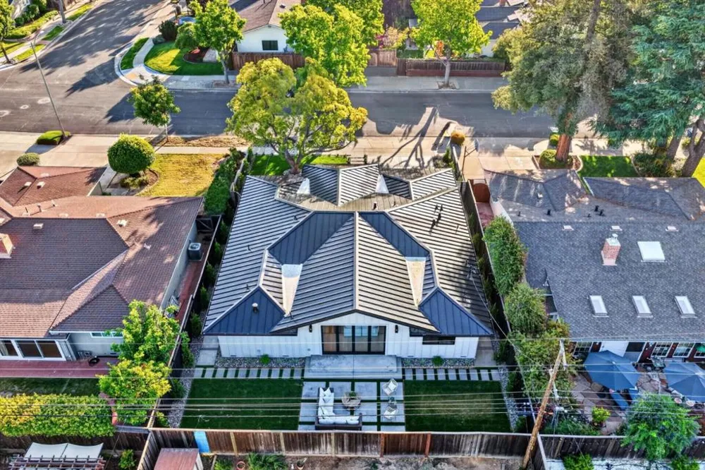 242 Howes Drive Los Gatos, CA 95032