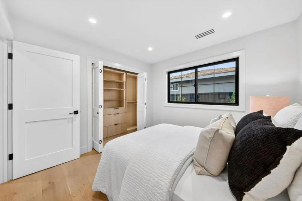 242 Howes Drive Los Gatos, CA 95032