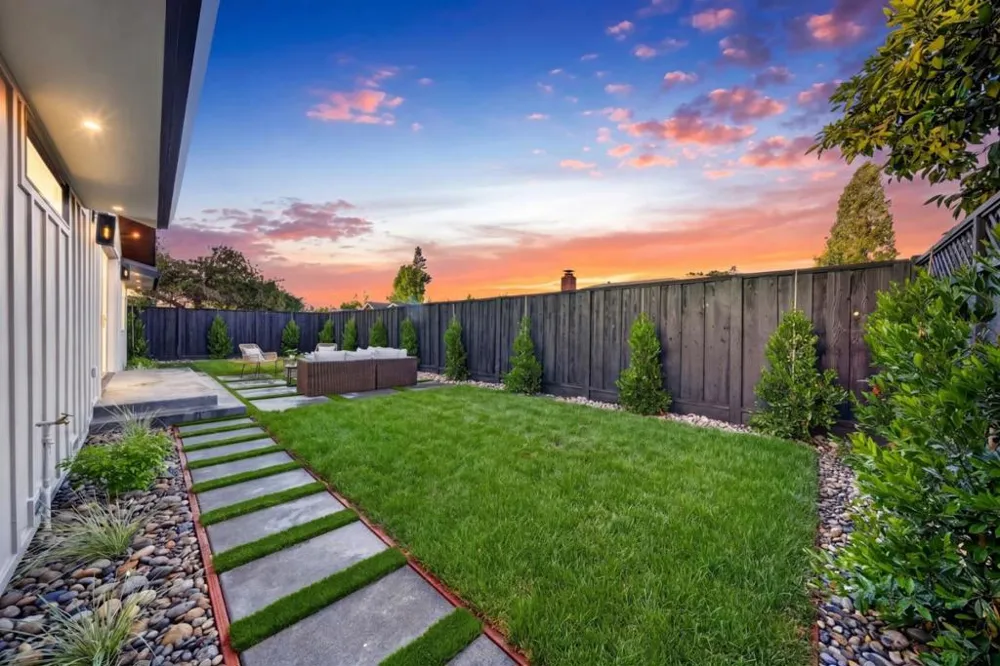 242 Howes Drive Los Gatos, CA 95032