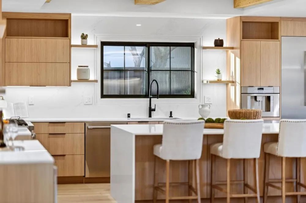 242 Howes Drive Los Gatos, CA 95032