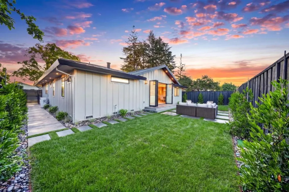 242 Howes Drive Los Gatos, CA 95032