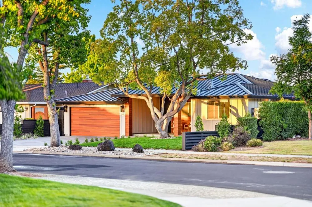 242 Howes Drive Los Gatos, CA 95032