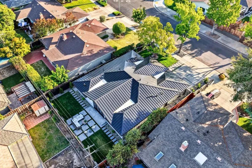 242 Howes Drive Los Gatos, CA 95032