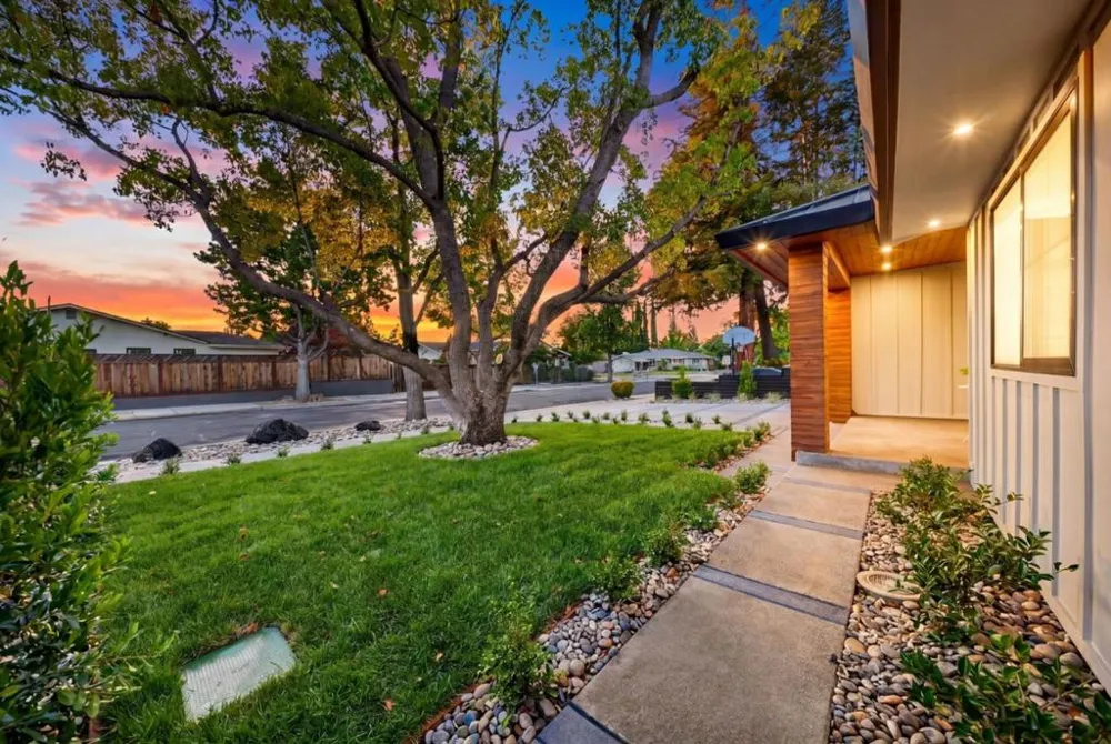 242 Howes Drive Los Gatos, CA 95032