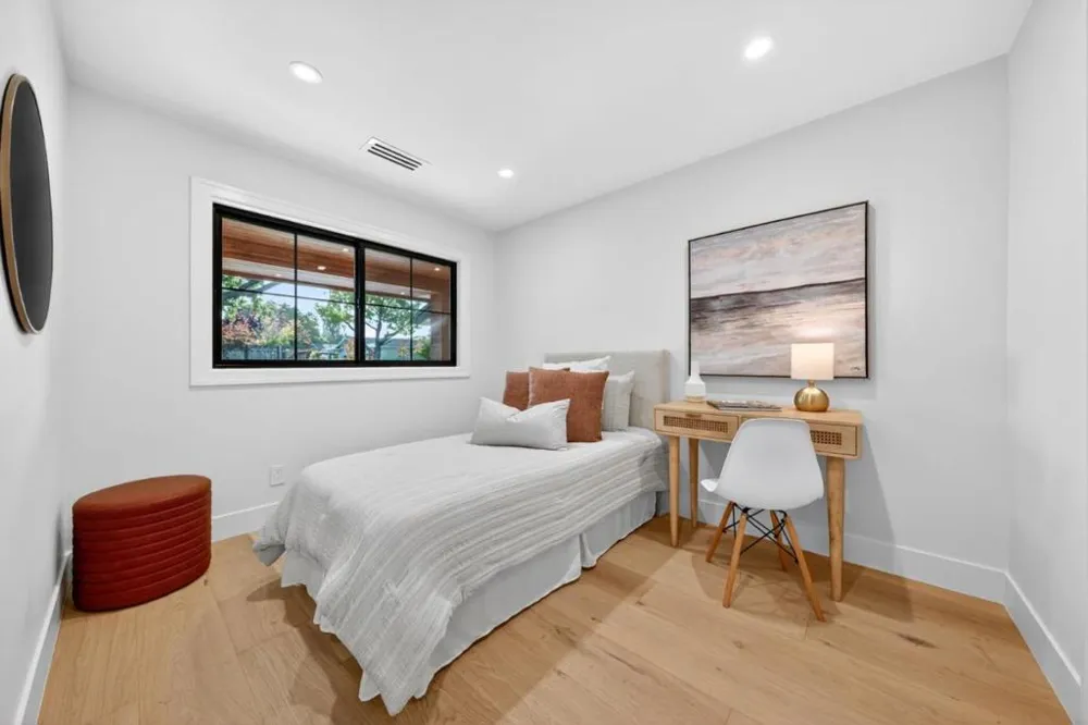 242 Howes Drive Los Gatos, CA 95032