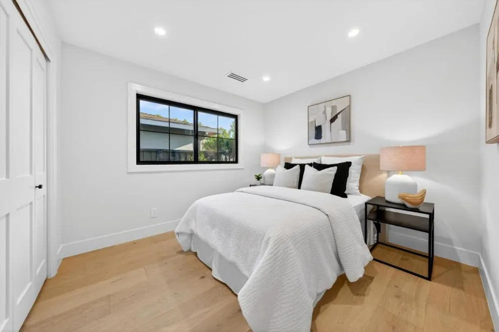 242 Howes Drive Los Gatos, CA 95032