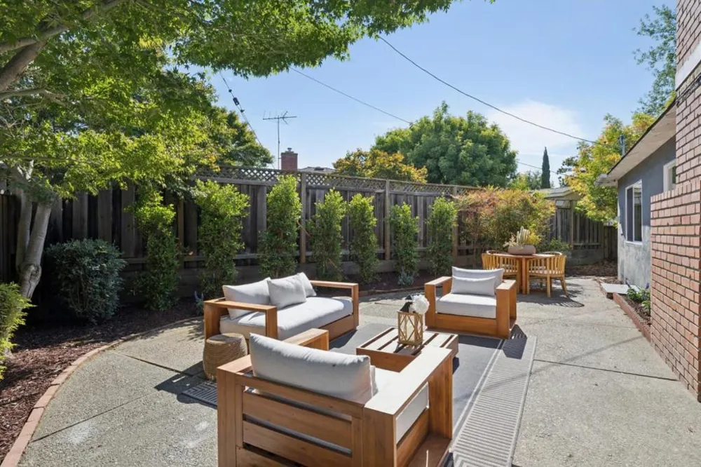 2071 Cecelia Way Mountain View, CA 94040