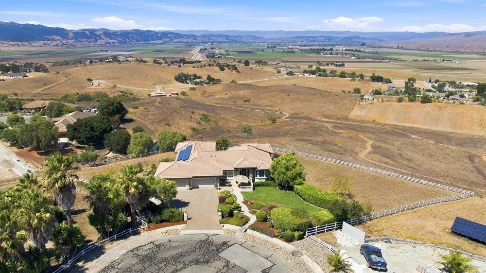 323 Taryn Court Hollister, CA 95023