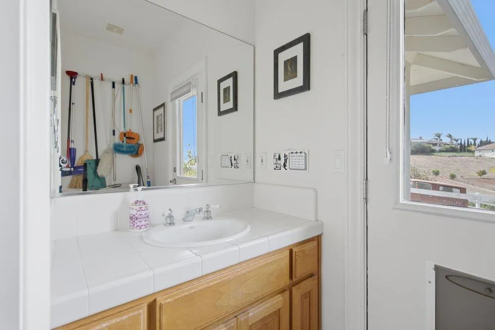 323 Taryn Court Hollister, CA 95023