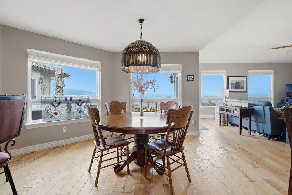 323 Taryn Court Hollister, CA 95023