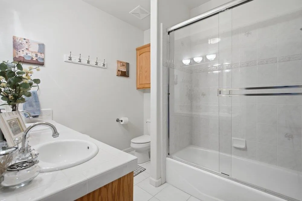 323 Taryn Court Hollister, CA 95023