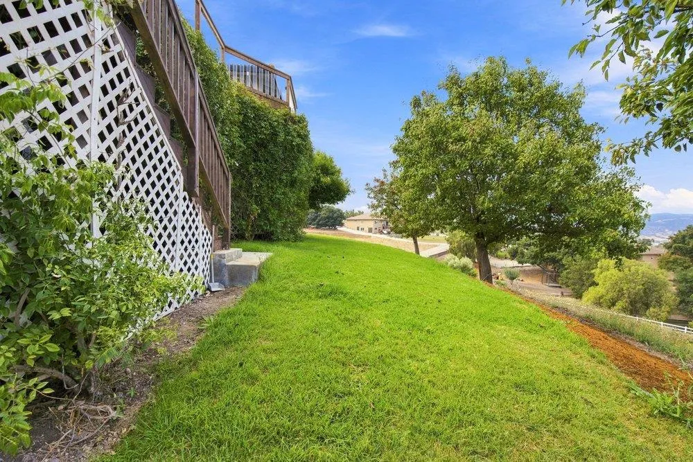 323 Taryn Court Hollister, CA 95023