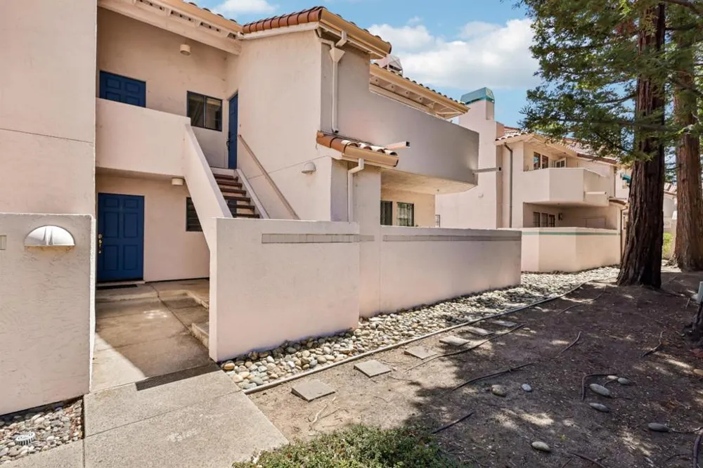 10241 Nile Drive Cupertino, CA 95014