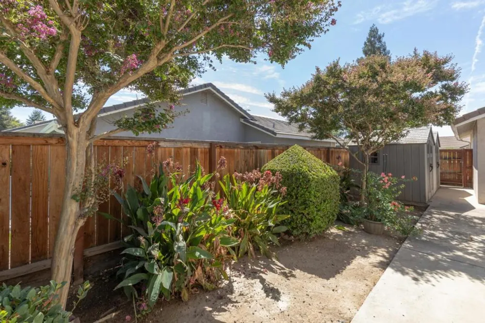 2671 Dennis Avenue Clovis, CA 93611