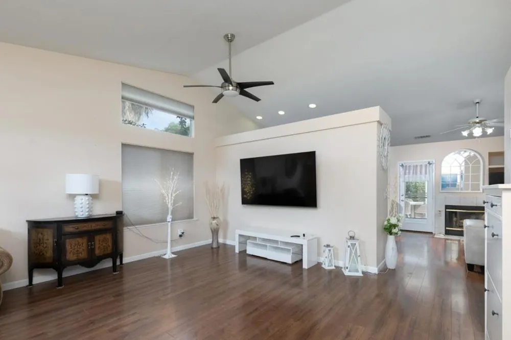 2671 Dennis Avenue Clovis, CA 93611