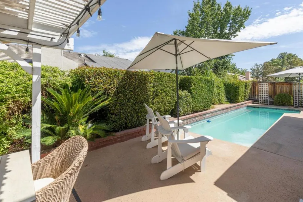 2671 Dennis Avenue Clovis, CA 93611