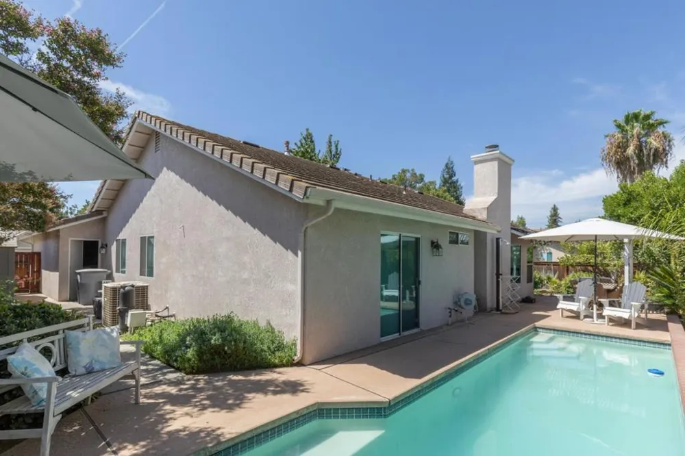 2671 Dennis Avenue Clovis, CA 93611