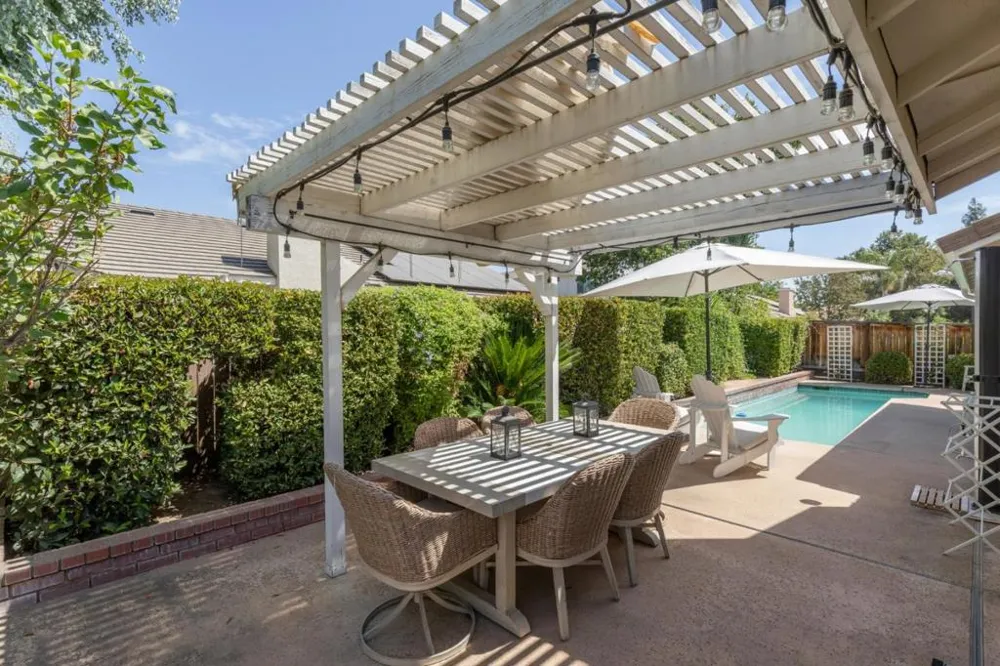 2671 Dennis Avenue Clovis, CA 93611
