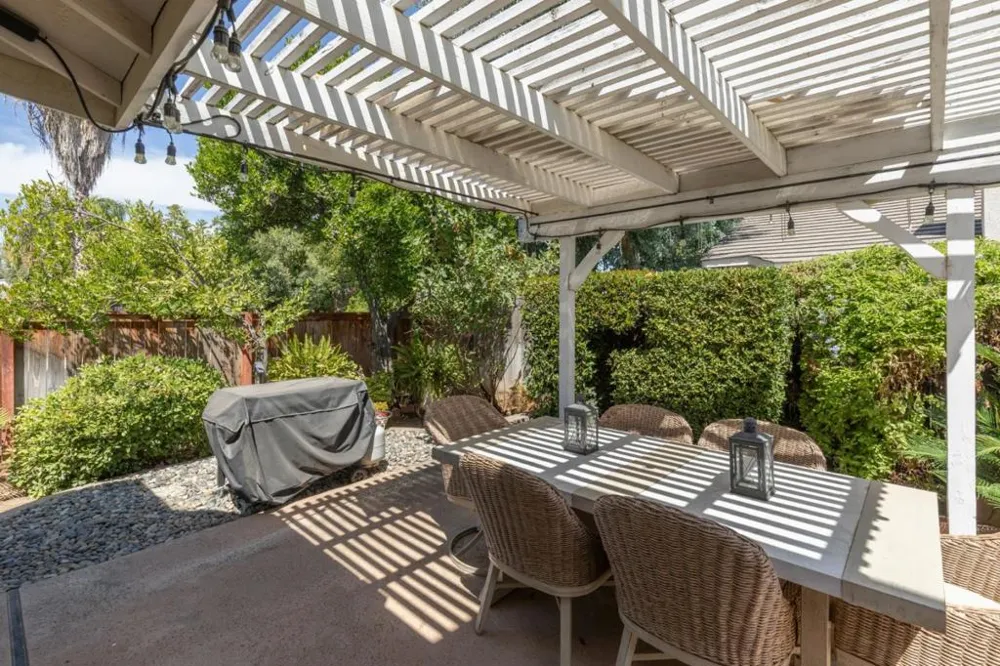 2671 Dennis Avenue Clovis, CA 93611