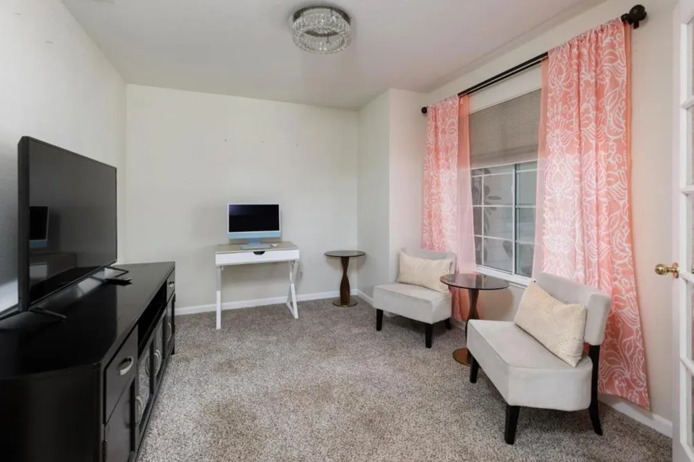 2671 Dennis Avenue Clovis, CA 93611