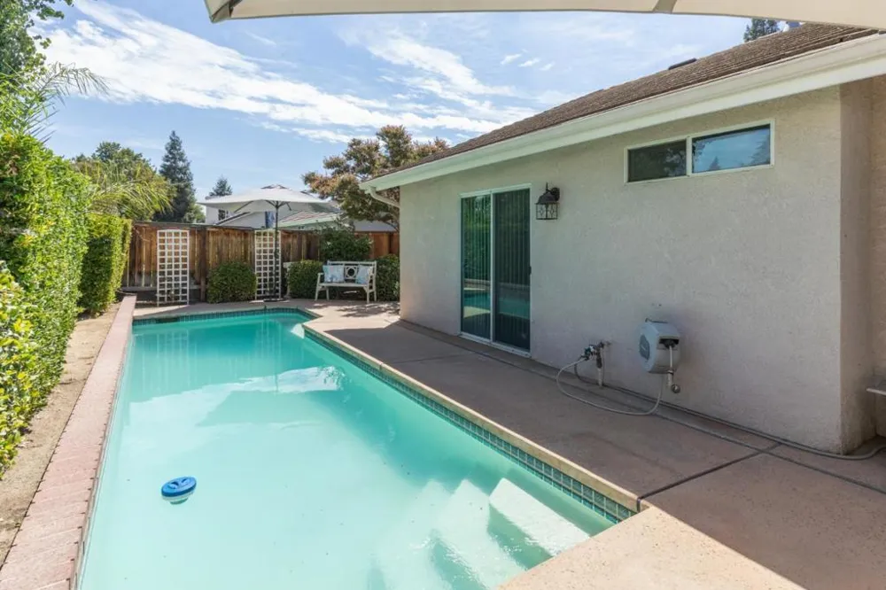 2671 Dennis Avenue Clovis, CA 93611