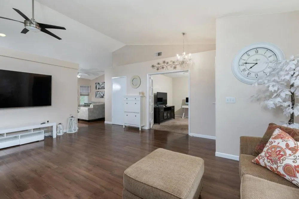 2671 Dennis Avenue Clovis, CA 93611
