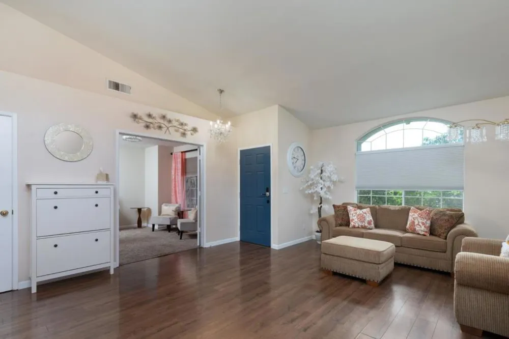 2671 Dennis Avenue Clovis, CA 93611