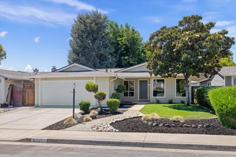 5237 Tomahawk Drive
