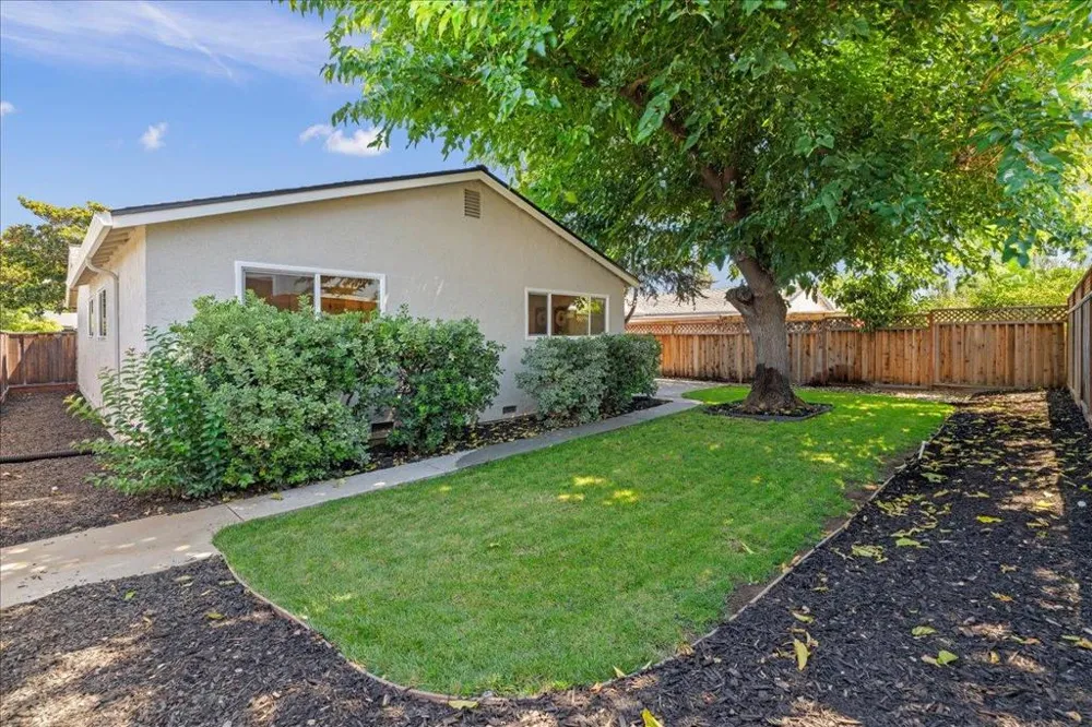5237 Tomahawk Drive San Jose, CA 95136