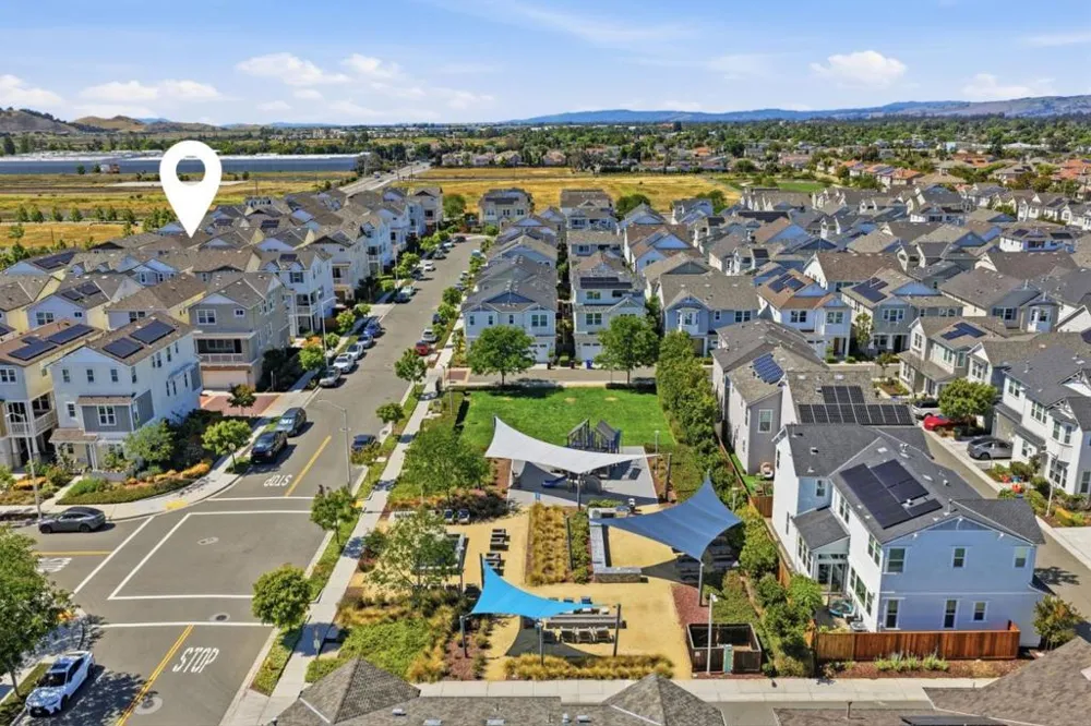 37517 Bay Crest Road Newark, CA 94560